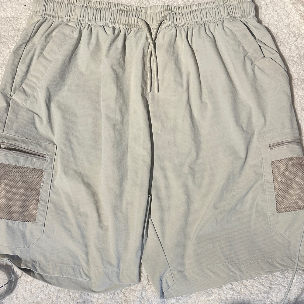 Men's Light Gray Cargo Shorts xl